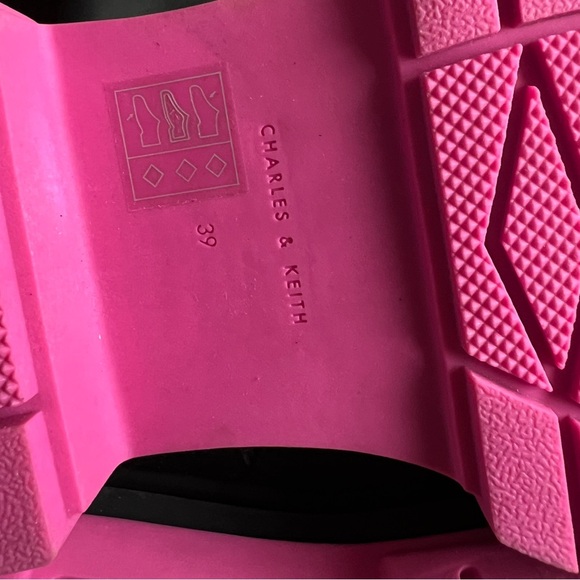 Charles and Keith Iggy Pink Sole Combat Boots Size 39 - Picture 6 of 10